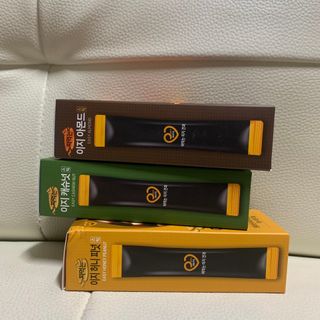 짜먹는 이지견과 짜먹는 이지아몬드, 짜먹는 이지허니피넛, 짜먹는 이지캐슈넛 각 10g X  10포 — 5점을 준 리뷰어가 2021년 2월 올린 사용 사진