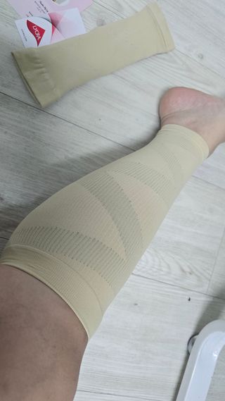 주식회사 땡스마이파트너 [구매평] 땡스마이레그 의료용 종아리압박밴드 다리붓기 혈액순환 압박스타킹 — 5점을 준 리뷰어가 2025년 5월 올린 사용 사진