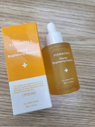 체르엠 스템앤셀 비타민 브라이트닝 에센스 30ml 1개 — 5점을 준 리뷰어가 2022년 5월 올린 사용 사진