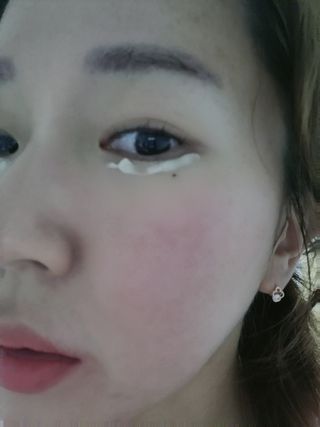 [NEW 탄력유턴 아이크림] AHC 유스 래스팅 리얼 아이크림 포 페이스 — 5점을 준 리뷰어가 2021년 2월 올린 사용 사진