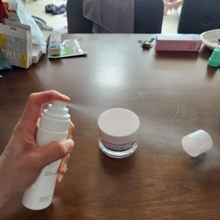 프리마인 바르기만 하면 철벽 스킨케어+24시간 마스크팩 효과. 셀라브 리제너레이팅 시스템 부스터+크림 세트 — 5점을 준 리뷰어가 2023년 6월 올린 사용 사진