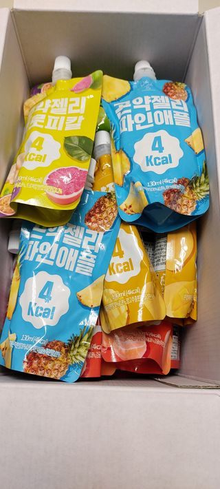 참앤들황토농원 10가지 맛, 입맛대로 스페셜하게~ 가볍게 한 포 땡! 곤약젤리 스페셜 패키지 130ml x 30포 — 4점을 준 리뷰어가 2022년 12월 올린 사용 사진