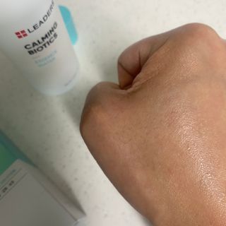 리더스코스메틱 리더스 카밍 바이오틱스 에센스 워터 — 5점을 준 리뷰어가 2022년 5월 올린 사용 사진