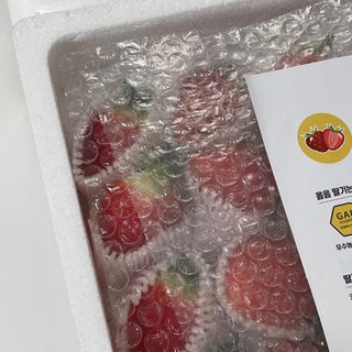 옳음 딸기 논산 설향 딸기 900g 산지직송 — 5점을 준 리뷰어가 2021년 1월 올린 사용 사진