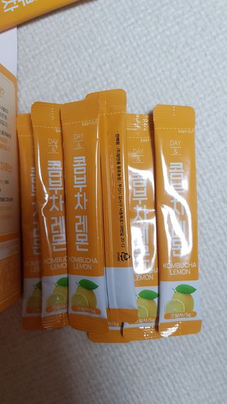 참앤들황토농원 7가지 맛! 탄산 톡톡! 스파클링! 데이앤 콤부차 7종 10포 1박스씩 ★총 7박스★ — 5점을 준 리뷰어가 2023년 2월 올린 사용 사진