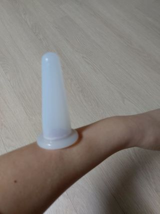 메디미케이알 커핑테라피 실리콘부항마사지 리프팅 페이스+바디 안티 셀룰 라이트 6pcs — 4점을 준 리뷰어가 2021년 2월 올린 사용 사진