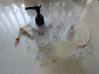 에일리언오더즈 센티드 핸드&바디 로션 290ml (3종 택1) — 5점을 준 리뷰어가 2023년 8월 올린 사용 사진