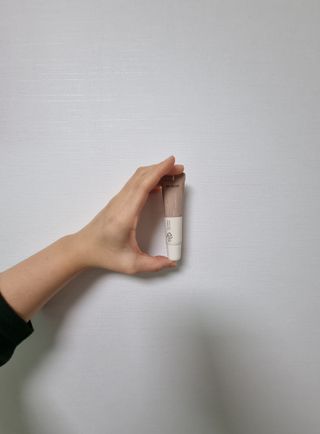 [후르디아] 올리브영 착한보습 비건 립버터 2종 — 5점을 준 리뷰어가 2022년 2월 올린 사용 사진