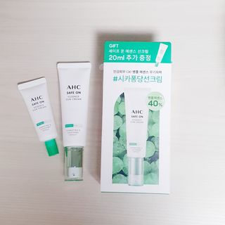 [AHC] 세이프온 에센스 선크림 올리브영 스페셜 증정 기획세트 — 4점을 준 리뷰어가 2022년 6월 올린 사용 사진