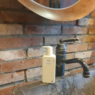 로우퀘스트 베리어 인핸싱 클렌저 190ml — 4.5점을 준 리뷰어가 2023년 10월 올린 사용 사진
