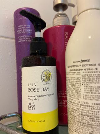 라라로즈데이 시즌2 여성청결제 200ml 아로마 페미민 클렌저, 독일더마인증 — 5점을 준 리뷰어가 2021년 9월 올린 사용 사진