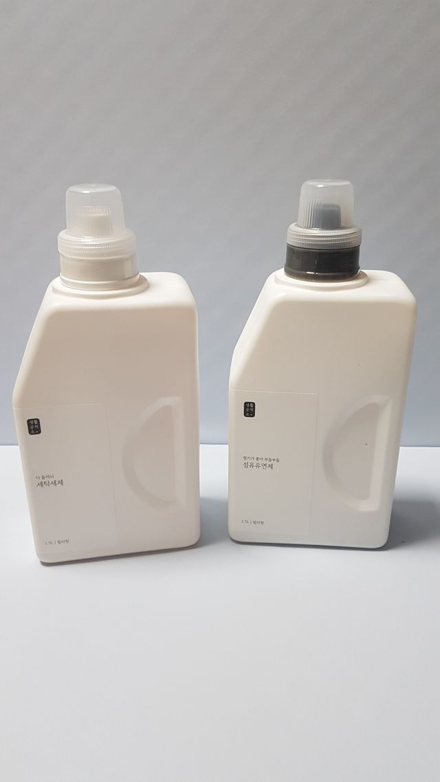 [생활공작소] 섬유유연제 + 세탁세제 1.5L 릴리향 리뷰 사진