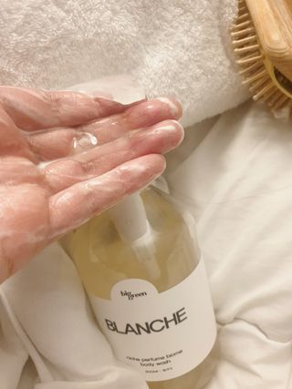 빅그린 니치 퍼퓸 바이옴바디워시 500ml(상탈, 블랙베리&베이, 블랑쉐 3종 중 택1) — 5점을 준 리뷰어가 2022년 8월 올린 사용 사진