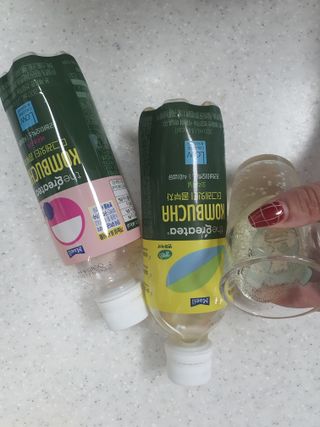 더그레잇티 콤부차 [매일유업] 더그레잇티 44kcal 콤부차 300ml *12개입 (오리지널 6개+베리리치 6개) — 1점을 준 리뷰어가 2023년 7월 올린 사용 사진