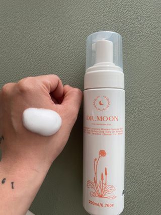MF프리 [닥터문] 유산균 락토케어 질경초 여성청결제 200ml (폼타입) — 5점을 준 리뷰어가 2022년 5월 올린 사용 사진