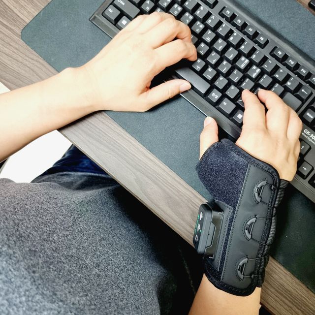 미라클 손목 EMS 마사지기 리뷰 사진