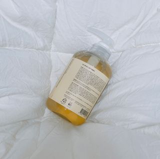 빅그린 안티 헤어로스 탈모 카렌듈라 바이옴 샴푸 500ml (지성두피용) — 3.5점을 준 리뷰어가 2022년 7월 올린 사용 사진