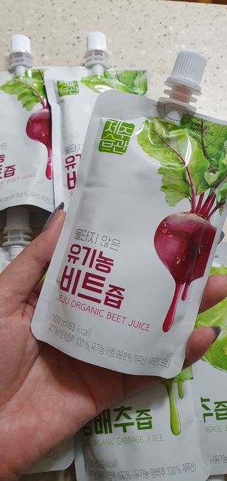 탐라원 유기농 제주산 건강즙 3종 - 양배추즙 비트즙 당근즙 — 4.5점을 준 리뷰어가 2021년 11월 올린 사용 사진