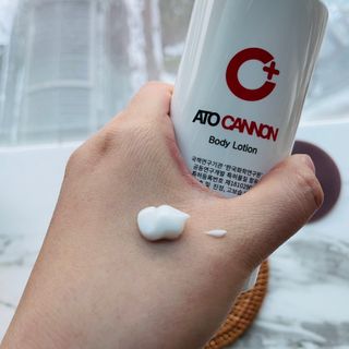 아토캐논(ATO CANNON) 아토캐논 고보습 바디로션 200ml — 5점을 준 리뷰어가 2022년 12월 올린 사용 사진