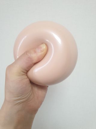 트라택 쿠셔닝 웨이트볼 0.5kg + 1kg SET — 4.5점을 준 리뷰어가 2022년 4월 올린 사용 사진