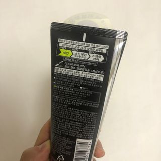 [갸스비] 지성 남성을 위한 포어케어 클렌징폼 — 5점을 준 리뷰어가 2021년 10월 올린 사용 사진