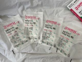 [큐어반H 스팟] 자외선 99프로 차단되는 스틱타입 스팟밴드(1팩 / 66매입) — 5점을 준 리뷰어가 2022년 12월 올린 사용 사진