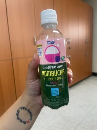 더그레잇티 콤부차 [매일유업] 더그레잇티 44kcal 콤부차 300ml *12개입 (오리지널 6개+베리리치 6개) — 5점을 준 리뷰어가 2023년 7월 올린 사용 사진