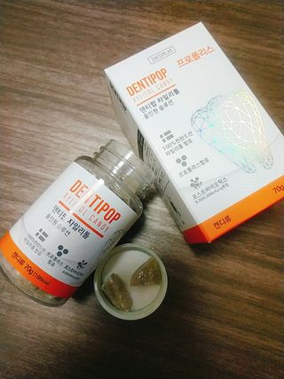 작심연구소 구취제거+충치예방+치아화이트닝 마법의 캔디 덴티팝3종(맛 랜덤 발송) — 4.5점을 준 리뷰어가 2022년 5월 올린 사용 사진