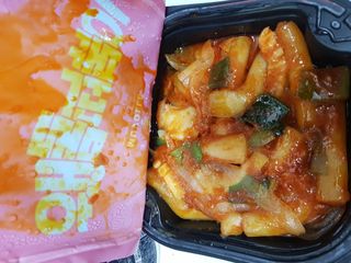 한성기업 무볼레 닭떡볶이+해물떡볶이 2종 세트 — 5점을 준 리뷰어가 2021년 10월 올린 사용 사진