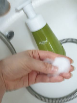 [후르디아] 아보카도 약산성 비건 여성 청결제 — 5점을 준 리뷰어가 2022년 5월 올린 사용 사진