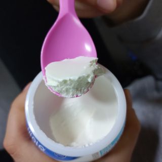 매일바이오 그릭요거트 오리지널 플레인 4개, 로스터리 커피믹스 4개 — 4점을 준 리뷰어가 2021년 12월 올린 사용 사진
