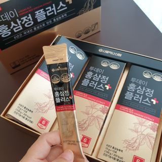 서울약사신협_투데이홍삼정플러스스틱_10g x 30포 — 5점을 준 리뷰어가 2021년 7월 올린 사용 사진