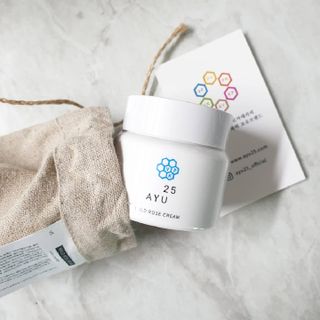 AYU25[아유트웬티파이브]다마스크로즈워터 베이스 천연 수분 촉촉 크림 — 5점을 준 리뷰어가 2021년 5월 올린 사용 사진