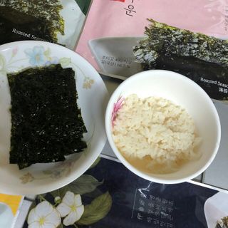 [해림맛김] 들기름에 구운 바삭바삭 김 4종 세트 + 1종 랜덤발송 총5개입 — 5점을 준 리뷰어가 2021년 2월 올린 사용 사진