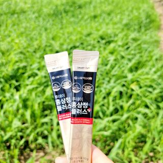 서울약사신협_투데이홍삼정플러스스틱_10g x 30포 — 5점을 준 리뷰어가 2021년 5월 올린 사용 사진