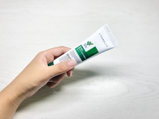 랑벨 랑바이오 블랙 시카 크림 50ml(블랙비 프로폴리스, 시카 4종, 판테놀 10 함유) — 5점을 준 리뷰어가 2022년 5월 올린 사용 사진