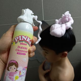 주식회사 권브라더스 [권브라더스] 목욕놀이 필수템, 핑키공주 유아버블클렌저 300ml 대용량 몽글몽글 구름 속 딸기향 — 5점을 준 리뷰어가 2022년 1월 올린 사용 사진
