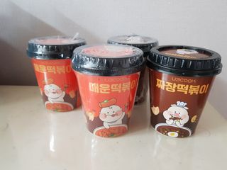 유비쿡 컵떡볶이 매운컵떡볶이2개/ 짜장컵떡볶이 2개  총 4개세트 — 4점을 준 리뷰어가 2021년 3월 올린 사용 사진
