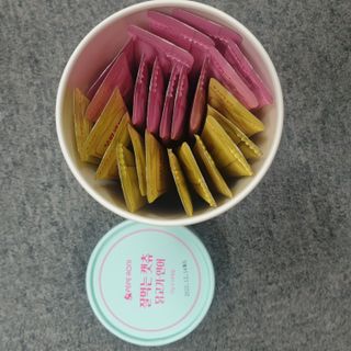 페페로니 잘 먹는 캣츄 - 무항생제 닭고기 12개 + 알래스카 연어 12개 — 5점을 준 리뷰어가 2021년 7월 올린 사용 사진