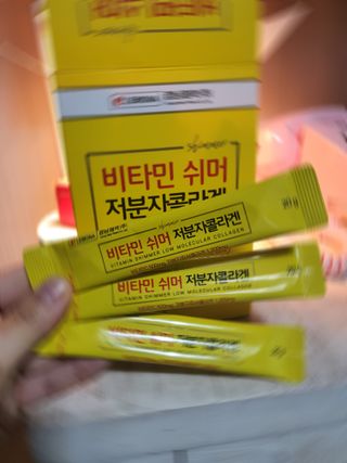 자연에온 경남제약 비타민 쉬머 저분자콜라겐 20g x 30포 — 5점을 준 리뷰어가 2021년 12월 올린 사용 사진