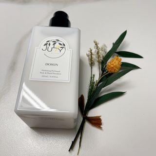 줄라이 모닝 _ JULY MORNING 줄라이모닝 하이드레이팅 퍼퓸드 바디앤핸드 에멀젼 — 5점을 준 리뷰어가 2021년 9월 올린 사용 사진