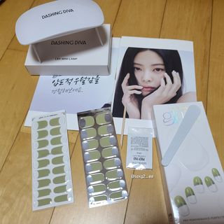 데싱디바 글레이즈 젤네일 스프링 프렌치 네일_5종 중 택 1 — 5점을 준 리뷰어가 2021년 9월 올린 사용 사진