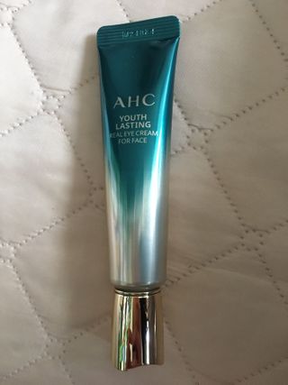 [NEW 탄력유턴 아이크림] AHC 유스 래스팅 리얼 아이크림 포 페이스 — 4.5점을 준 리뷰어가 2021년 3월 올린 사용 사진