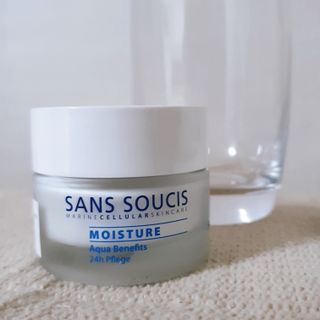 산수시 아쿠아 베네핏 24h 수부지 물광 속건조 수분크림 50ml — 5점을 준 리뷰어가 2021년 6월 올린 사용 사진