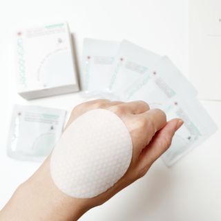 커스토젠 아크슈터 마이크로바이옴 토너패드 파우치타입 이중패드 1박스(50매) — 5점을 준 리뷰어가 2022년 7월 올린 사용 사진