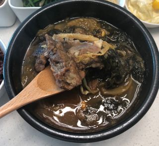 요리반상회 용문해장국 2팩 + 뚝배기 1개 — 4.5점을 준 리뷰어가 2021년 3월 올린 사용 사진