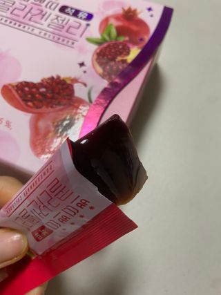 헬스업_쁘띠쁘띠석류콜라겐젤리_20g x 14포 — 5점을 준 리뷰어가 2021년 2월 올린 사용 사진