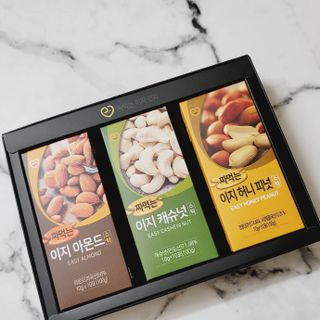 짜먹는 이지견과 짜먹는 이지아몬드, 짜먹는 이지허니피넛, 짜먹는 이지캐슈넛 각 10g X  10포 — 5점을 준 리뷰어가 2021년 4월 올린 사용 사진