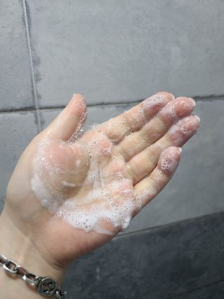 [베러오리진] 무화과 크리미 딥 폼 클렌저/피부 노폐물 & 미세먼지 99 세정 인증 민감성 피부 무자극 인증 — 5점을 준 리뷰어가 2021년 11월 올린 사용 사진