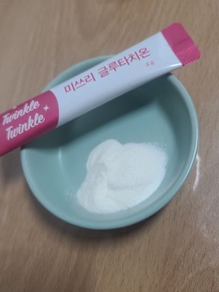 메디포스트 모비타 미쓰리 글루타치온 30포 — 4점을 준 리뷰어가 2023년 2월 올린 사용 사진